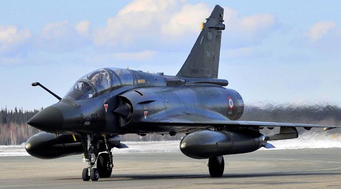 Fransa, IŞİD'e bomba yağdırdı!