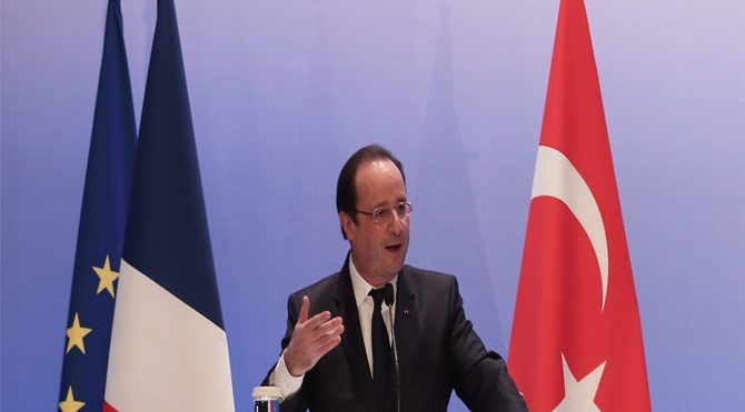 Hollande: Fransa artık savaşta!