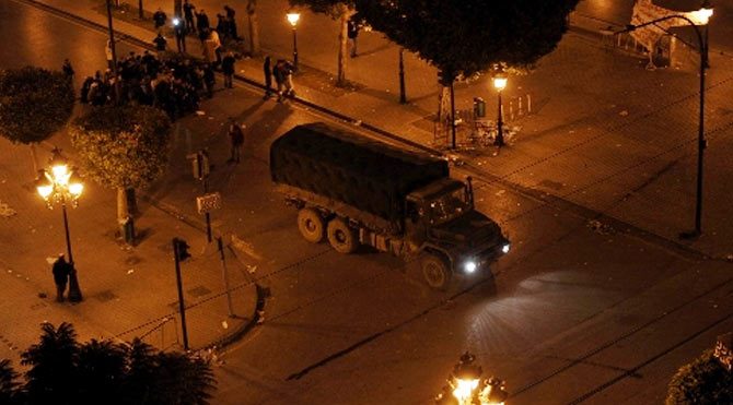 Tunus'ta sokağa çıkma yasağı!