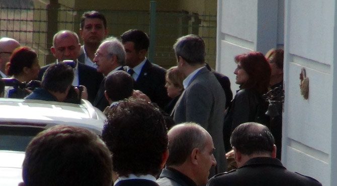 Kılıçdaroğlu, Tahir Elçi'nin eşini ziyaret etti