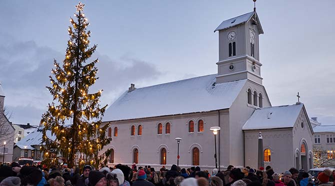 İzlandalılar vergiyi protesto etmek için Sümer dinine geçiyor