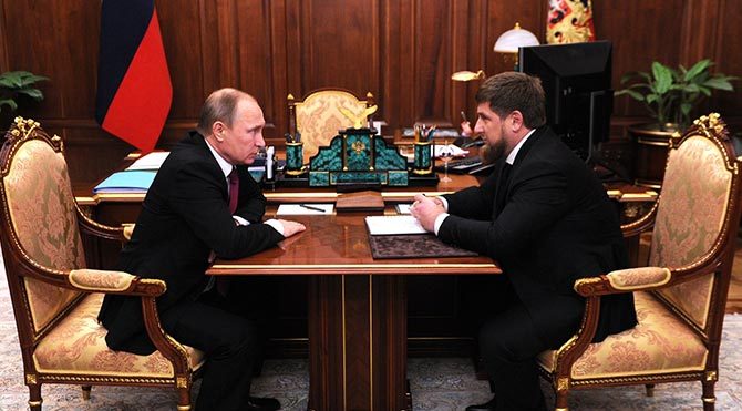 'Vuruldu' denilen Çeçenistan Lideri Kadirov'un fotoğrafları paylaşıldı