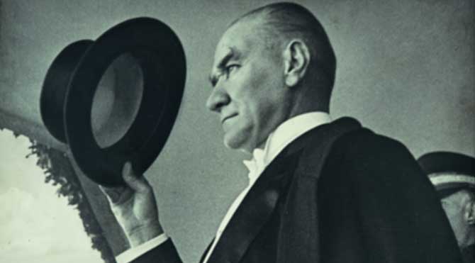 Atatürk, yerli malı kullanmaya teşvik eden bir önderdi! 