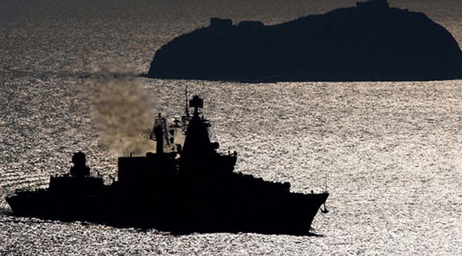 Rus sahil güvenlik gemisi Türk ticari gemisini Karadeniz'de taciz etti