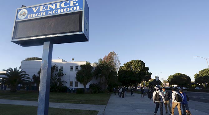 Los Angeles'ta tüm okullar 'elektronik tehdit' nedeniyle tatil edildi