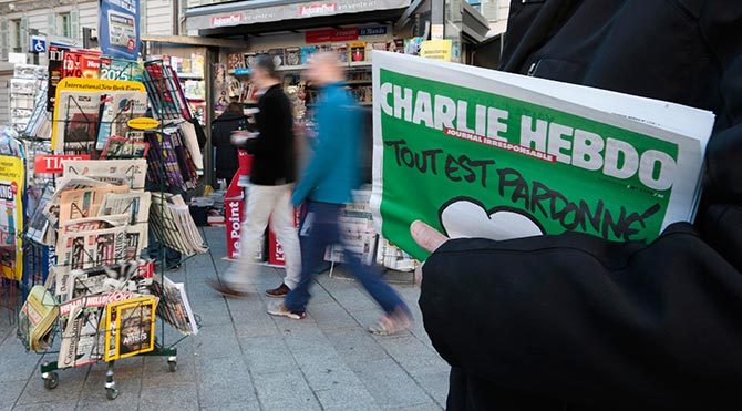 Charlie Hebdo'nun anma için hazırladığı kapak tartışma yarattı