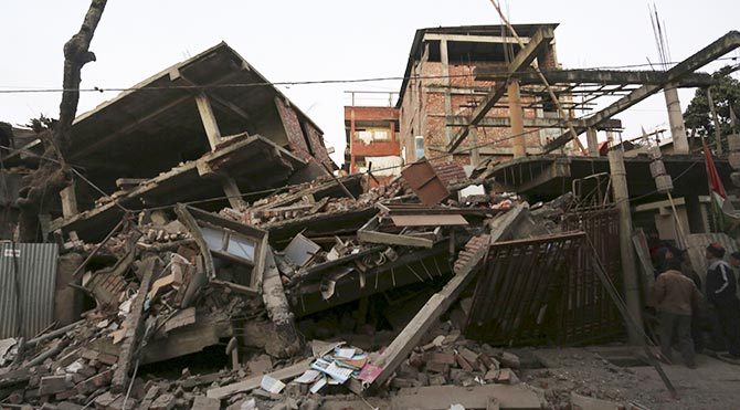 Hindistan depreminin bilançosu artıyor