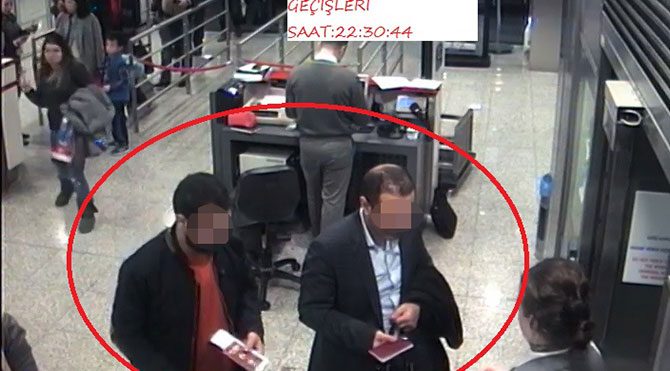 Maskeli cinayet zanlıları havalimanında operasyonla yakalandı