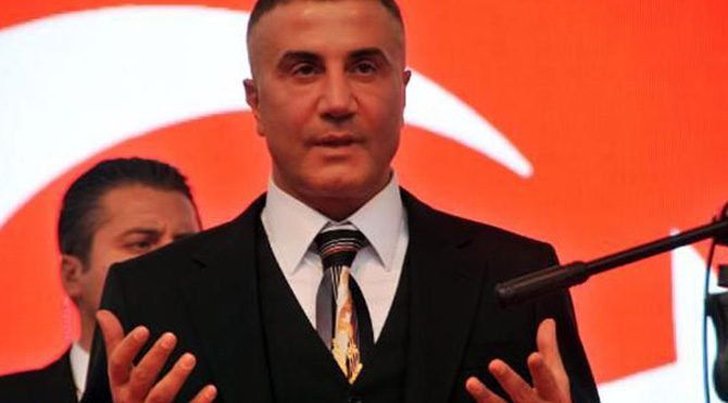 Sedat Peker şimdi de akademisyenleri tehdit etti