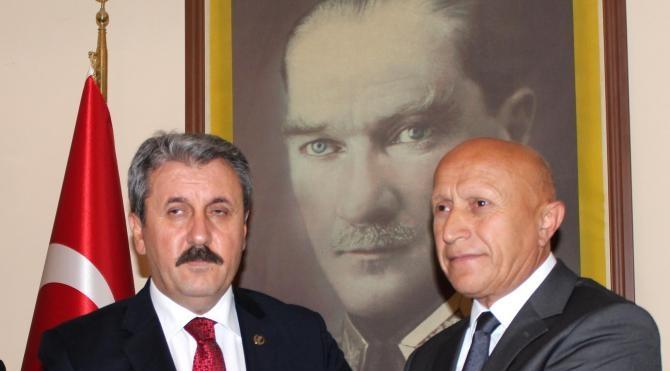 BBP`nin Türkiye`deki iki belediye başkanından biri Ak Parti`ye geçti