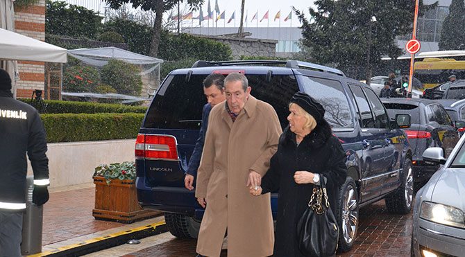 Koç Ailesi, taziyeleri kabul ediyor