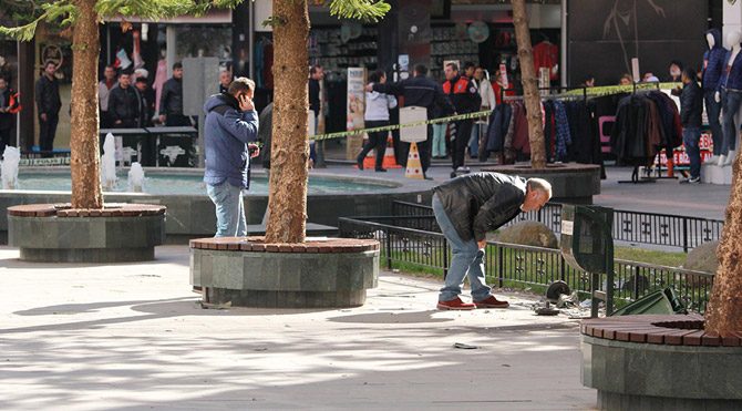 Antalya'da çöp kovasında patlama
