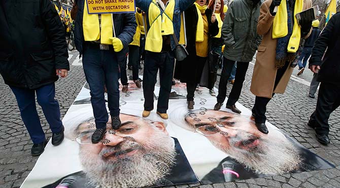 Paris'te Ruhani protestosu