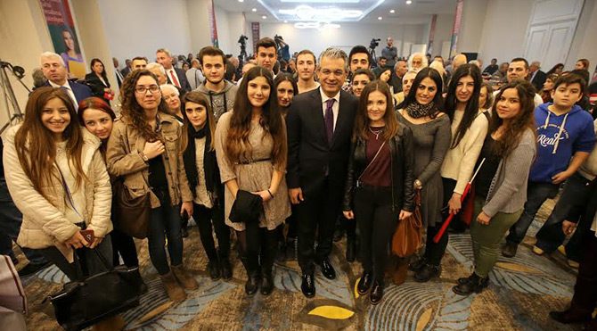 hüseyin-mutlu-akpınar_burs-alan-öğrenciler