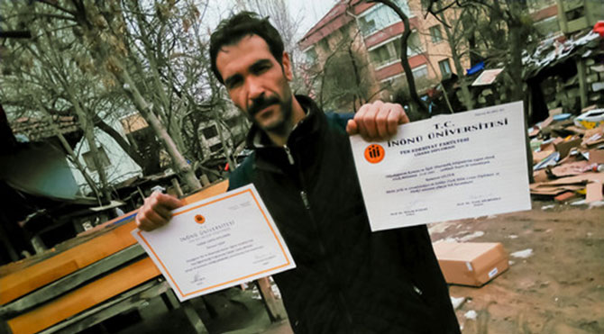 Kâğıt toplayan fizikçi, teklifi kabul etmedi