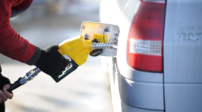 Akaryakıtta zam komedisi