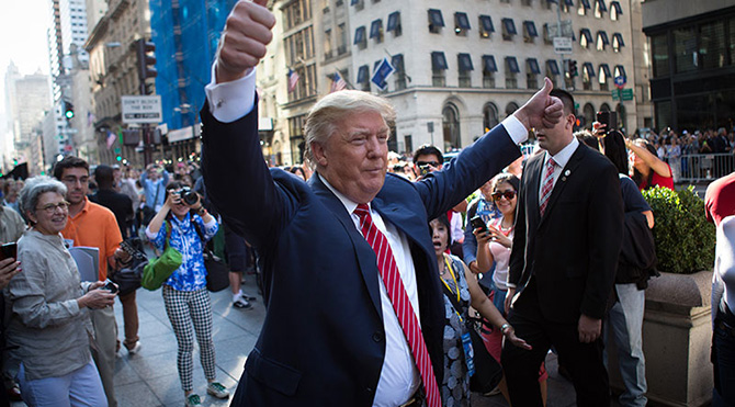 Donald Trump tipik bir New Yorklu olarak ağzına geleni söylüyor.