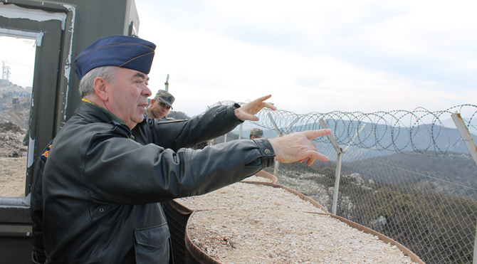 Hava Kuvvetleri Komutanı Suriye sınırında
