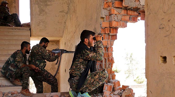 YPG Tel Rıfat'ın kontrolünü ele geçirdi!