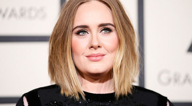 Adele'den oğluna elbise giyme izni