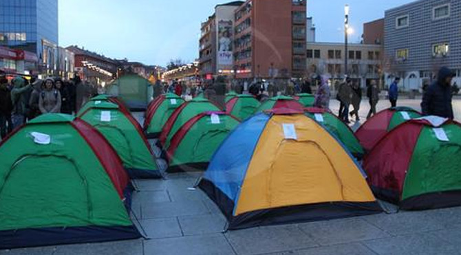 Kosova muhalefeti çadıra girdi 