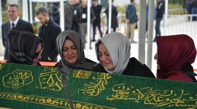 Abdullah Gül`ü acı gününde devletin zirvesi yalnız bırakmadı