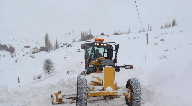 Sivas`ta 82 köy yolu ulaşıma kapalı