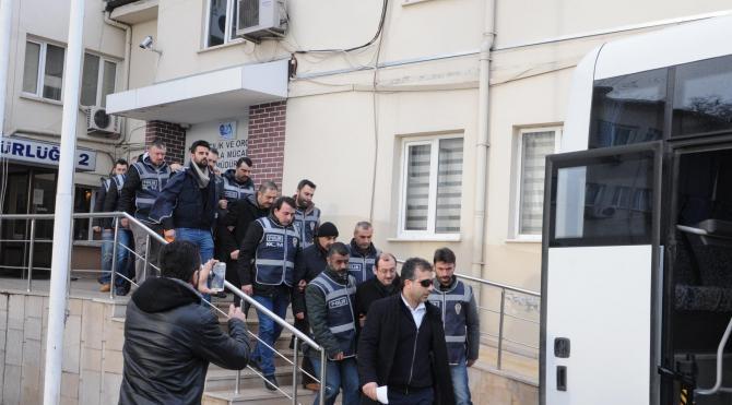 Bursa`da `Parale` operasyonunda gözaltına alınan 17 kişi adliyeye sevkedildi