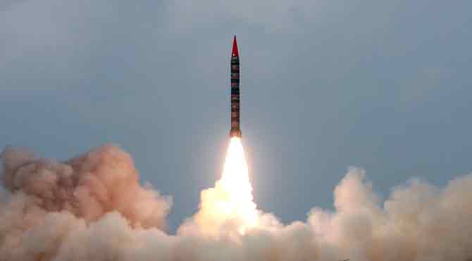 Kuzey Kore nükleer silahlarını aktif hale getiriyor