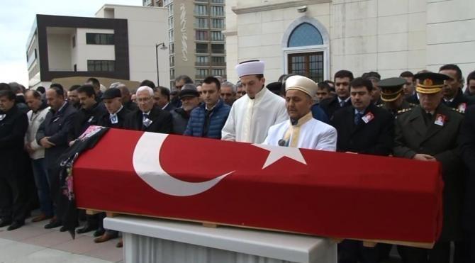 Ankara&#39;daki patlamada hayatını kaybeden Ferah Önder son yolculuğuna uğurlandı