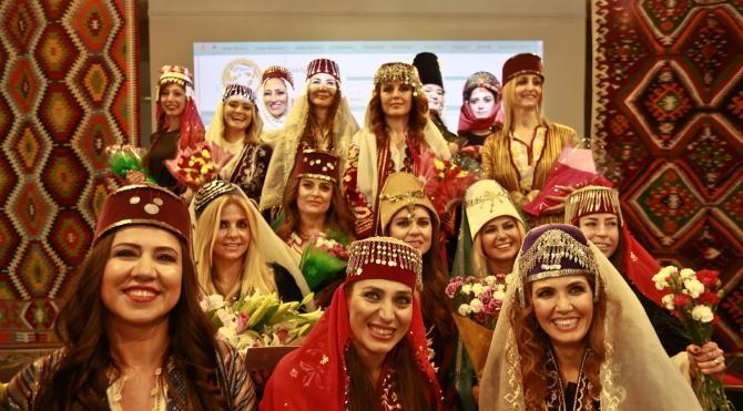 Yörük gelini kostümlerini Antalyalı iş kadınları tanıttı