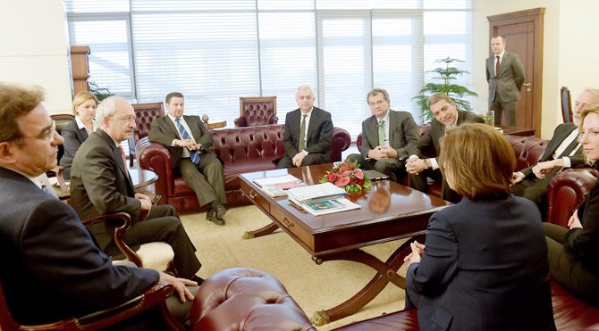 Kılıçdaroğlu TÜSİAD ile görüştü!