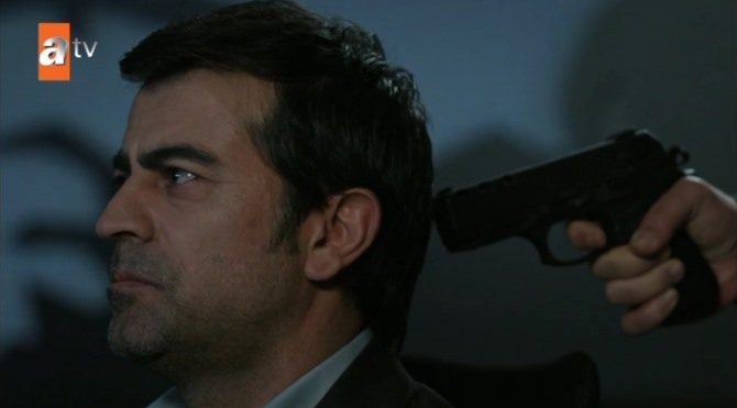 Eşkıya Dünyaya Hükümdar Olmaz 28. bölüm izle: Hızır, ihanet şoku ile sarsılıyor!