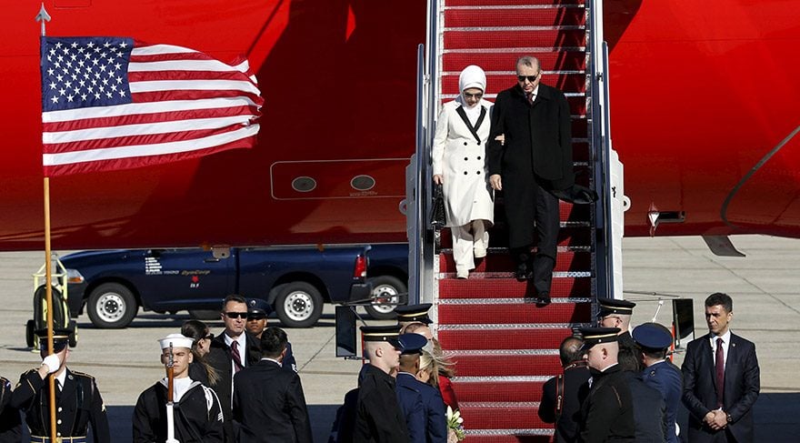 Cumhurbaşkanı Erdoğan trafiğe takıldı