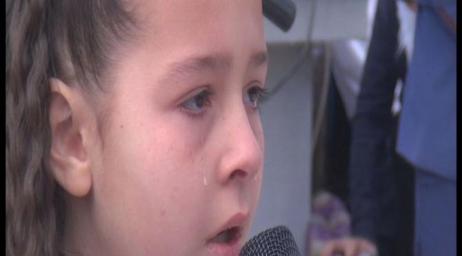 Kosova&#39;da &#39;Çanakkale Şehitler Anıtı&#39;... Kız öğrencinin gözyaşları içinde okuduğu şiir duygulandırdı (2)