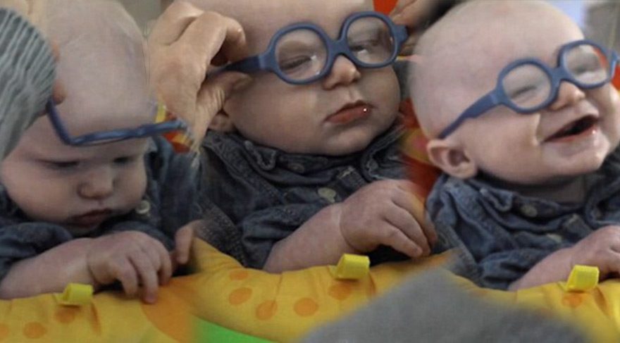 Annesini ilk kez gören bebeğin mutluluğu böyle görüntülendi