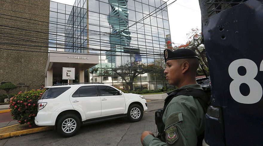 Panama Belgeleri'nin odağındaki şirket Mossack Fonseca'ya polis baskını