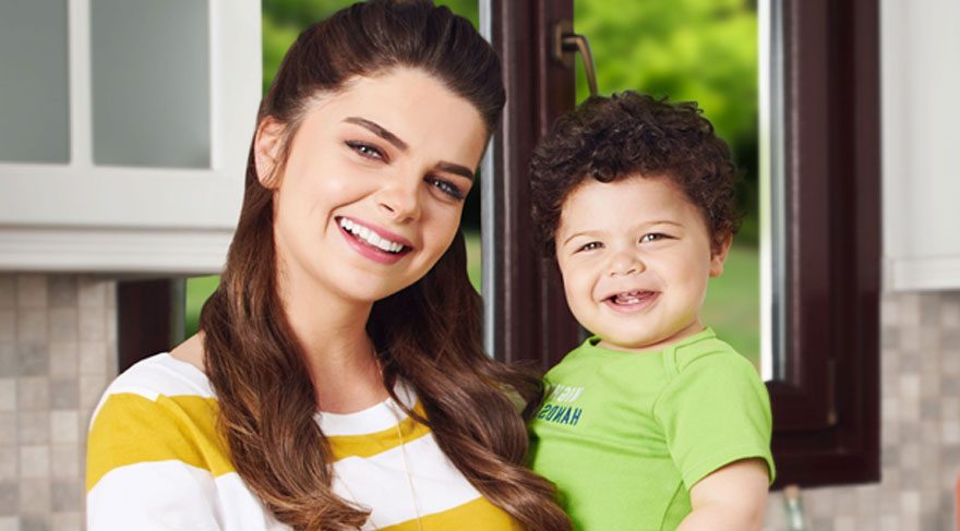 Pelin Karahan oğluyla birlikte kamera karşısına geçti