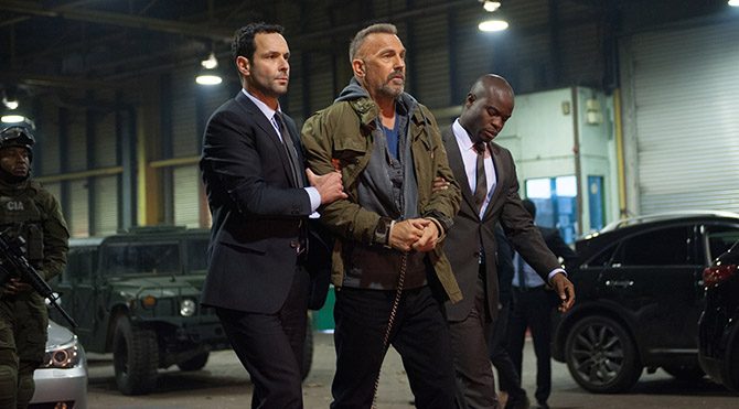 suclu Görevden alınmış bir CIA ajanının hatıraları ve yetenekleri, neler yapabileceği kestirelemeyen tehlikeli bir adamın zihninine aktarılır.