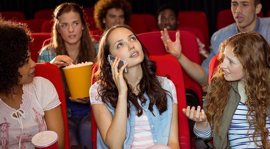 ABD'de sinemalarda cep telefonu yasağı kalkıyor