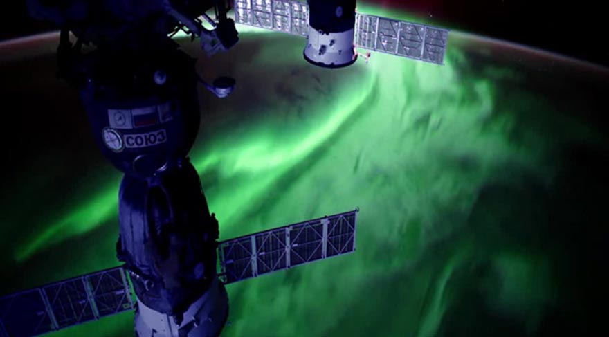 Kuzey kutup ışıklarının uzaydan görünümü