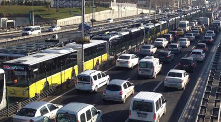 İBB'den mavi kart mesajı: Ücretsiz seyahat süresi aylık kullanım süresine ek gün olarak eklenecek!