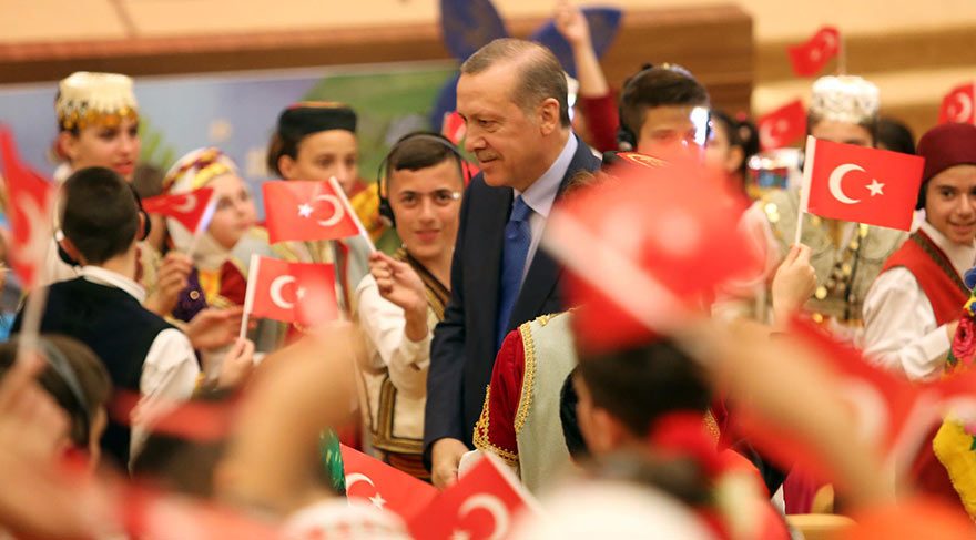 Cumhurbaşkanı Erdoğan çocuklarla bir araya geldi