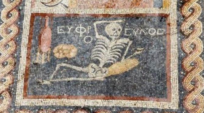 Binlerce yıllık mozaik insanlığa mesaj veriyor