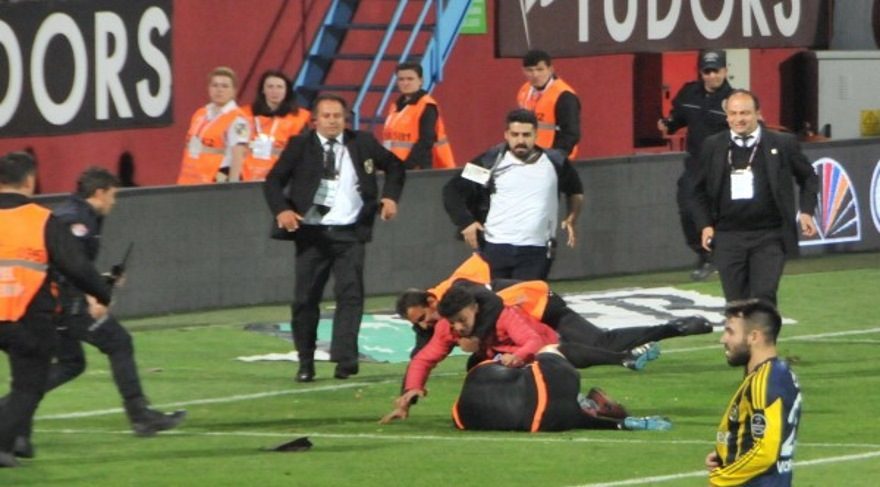 Trabzonspor- Fenerbahçe maçını ve olayları yazarlar nasıl yorumladı?