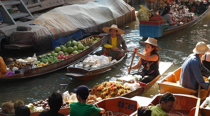 Güneydoğu Asya'nın yüzen pazarları