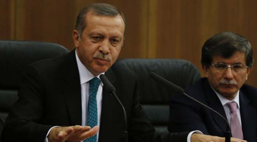 Erdoğan ve Davutoğlu reddediyor ama aralarındaki çekişme gözle görülür duruma geldi. 