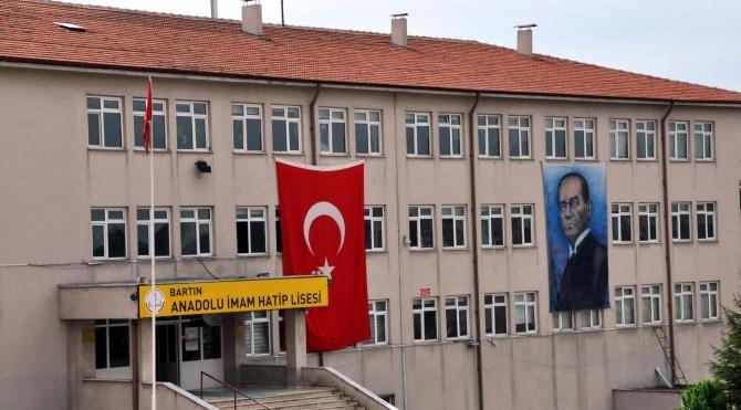 Bartın'da Atatürk posteri tepkisi