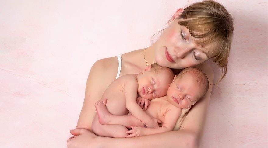 Kucağa alınan bebeğin özgüveni gelişiyor