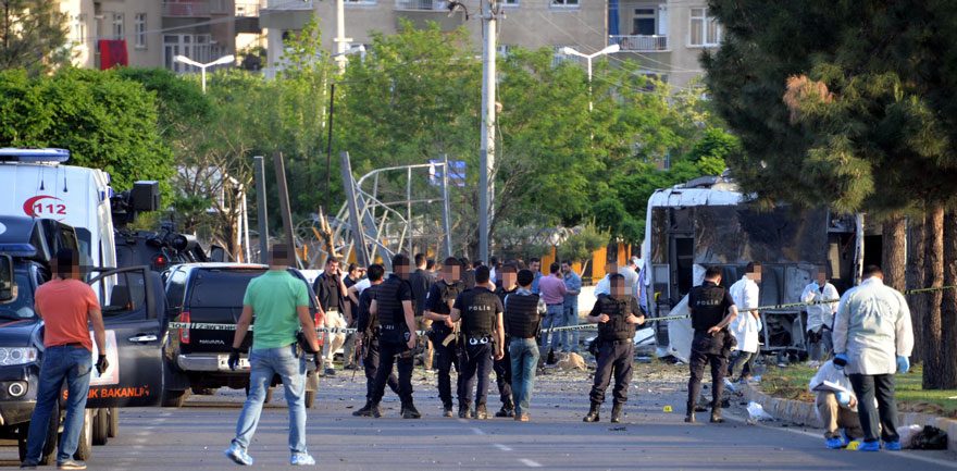 diyarbakir-saldiri-ic-4